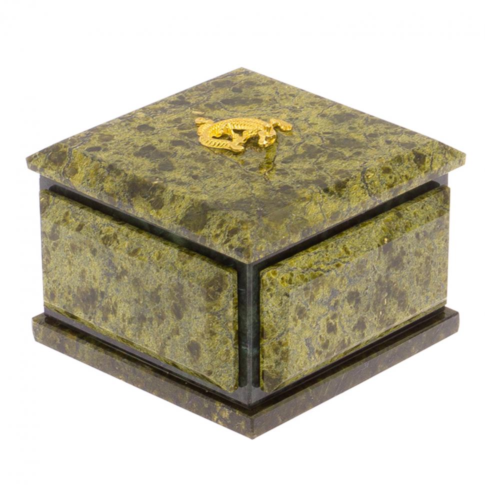 Шкатулка из змеевика с ящерицей 10,5х10,5х7 см фото 1 — 