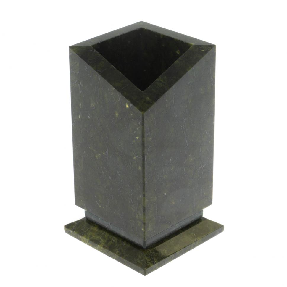 Карандашница из темного змеевика фото 1 — 