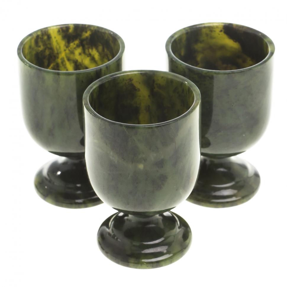 Набор рюмок из нефрита 3 шт 40мл 4,3х6,5 см фото 1 — 