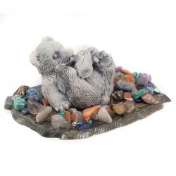 Сувенир &quot;Медвежонок играет с поленом&quot; из мрамолита — 