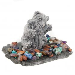 Сувенир &quot;Медвежонок играет с поленом&quot; из мрамолита — 