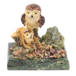 Сувенир &quot;Два филина на пне с дуплом&quot; змеевик — 