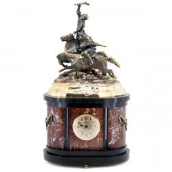 Каминные часы из камня с бронзовым литьем &quot;Джигитовка&quot; — 