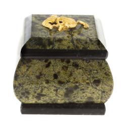 Шкатулка из змеевика с ящерицей 6х6х5,5 см — 