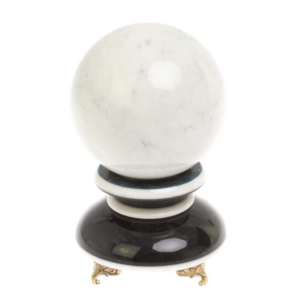 Шар "Антистресс" из белого мрамора 10,5 см на подставке фото 1 — 