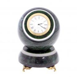Настольные часы &quot;Шар Антистресс&quot; 10,5 см на подставке змеевик — 