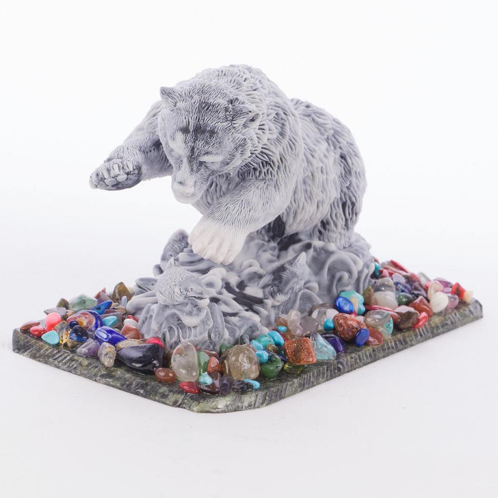 Сувенир  "Медведь большой с рыбой №2" из мрамолита фото 1 — 