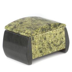 Шкатулка &quot;Персона&quot; из змеевика 9х6,5х5 см — 