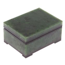 Шкатулка из нефрита 9х7х4,5 см — 