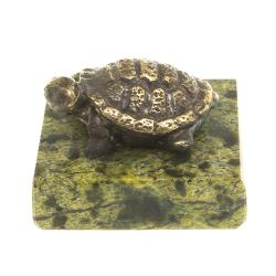 Статуэтка из бронзы &quot;Черепаха №3&quot; на подставке из змеевика — 