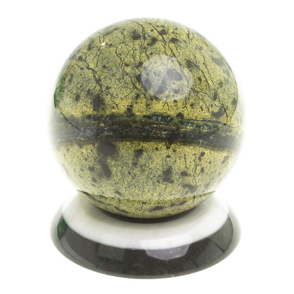 Шар "Антистресс" из змеевика 9 см на подставке фото 1 — 
