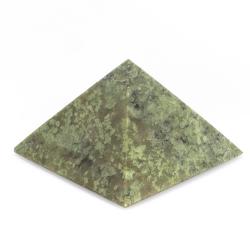 Пирамида из жадеита 4,5х4,5х3 см — 
