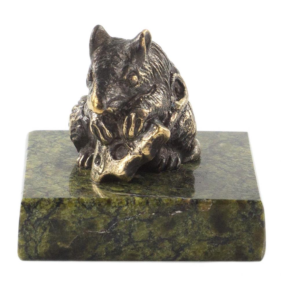 Сувенир "Крыса с сыром" из бронзы и змеевика фото 1 — 