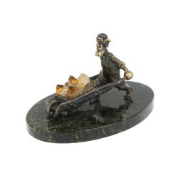 Статуэтка &quot;Старатель с тачкой&quot; из бронзы камень цитрин — 