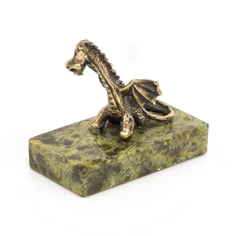 Фигурка из бронзы "Дракончик" на подставке из змеевика фото 1 — 