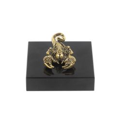 Сувенир из бронзы &quot;Скорпион&quot; на подставке долерит — 