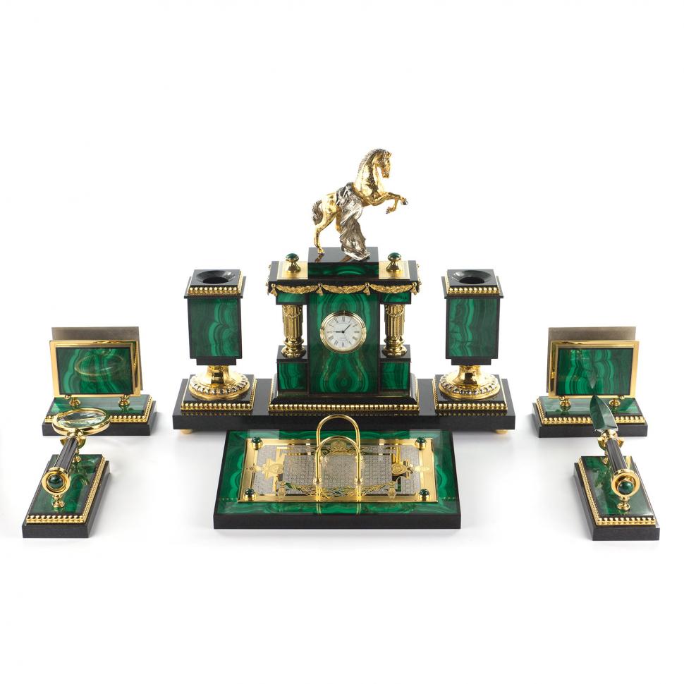 Настольный набор "Конь с попоной" из малахита Златоуст фото 1 — 