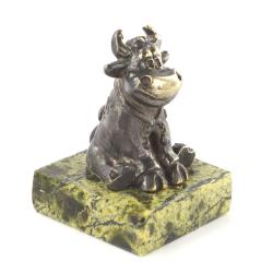 Сувенир &quot;Бычок с подковой&quot; бронза змеевик — 