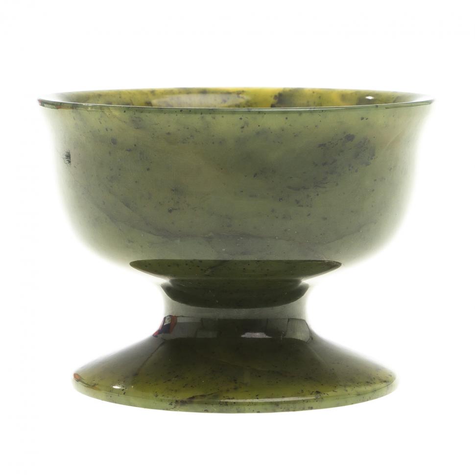 Пиала малая на ножке из нефрита 50 мл 7х7х5 см фото 1 — 
