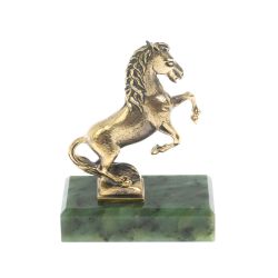Статуэтка &quot;Конь на дыбах&quot; на подставке из нефрита 6х3,5х8 см — 