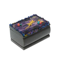 Шкатулка с иллюстрацией под чароит &quot;Ящерица и самоцветы&quot; змеевик 10х6,5х6 см — 