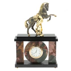 Часы &quot;Конь с попоной&quot; из яшмы — 