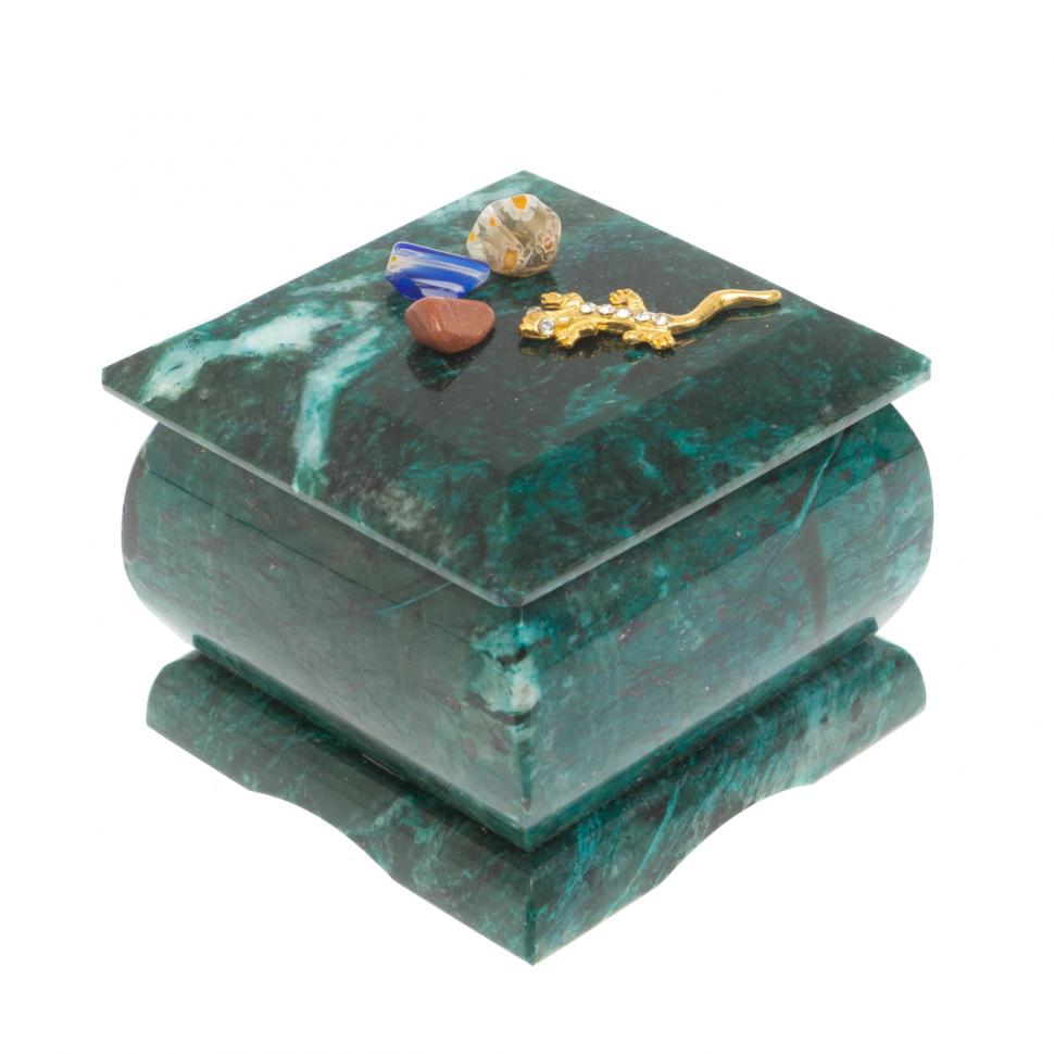Шкатулка из змеевика с прямой ящерицей 6,5х6,5х6 см фото 1 — 