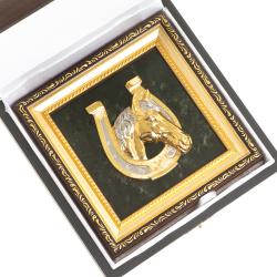 Панно &quot;Подкова с лошадью&quot; из нефрита — 