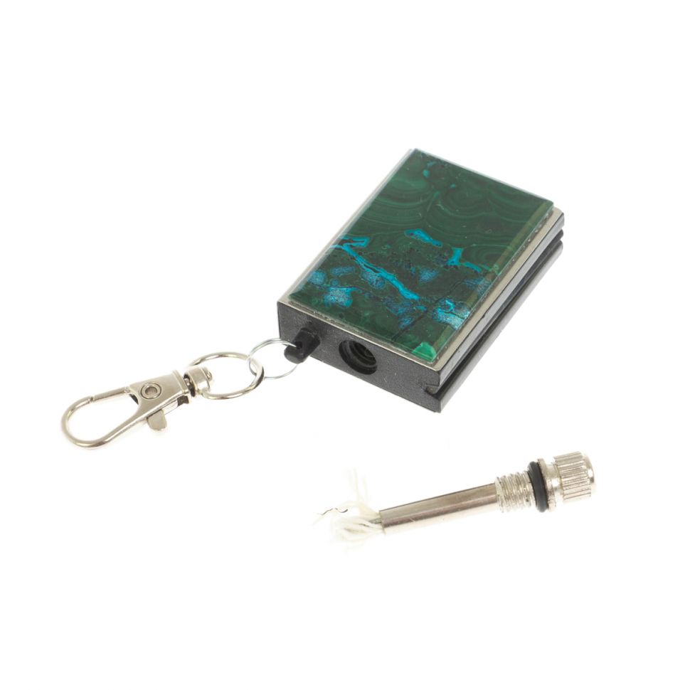 Брелок огниво "Вечная спичка" с накладкой из камня малахит с хризоколлой 2,8х1,3х5 см фото 1 — 