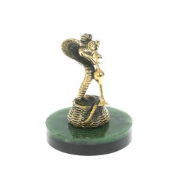 Статуэтка &quot;Змея с дудочкой&quot; бронза на подставке из нефрита — 