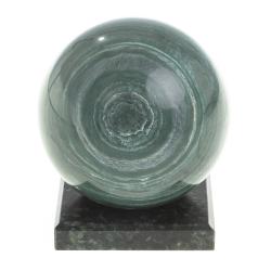 Шар из офиокальцита темный 7,5 см на подставке из змеевика — 