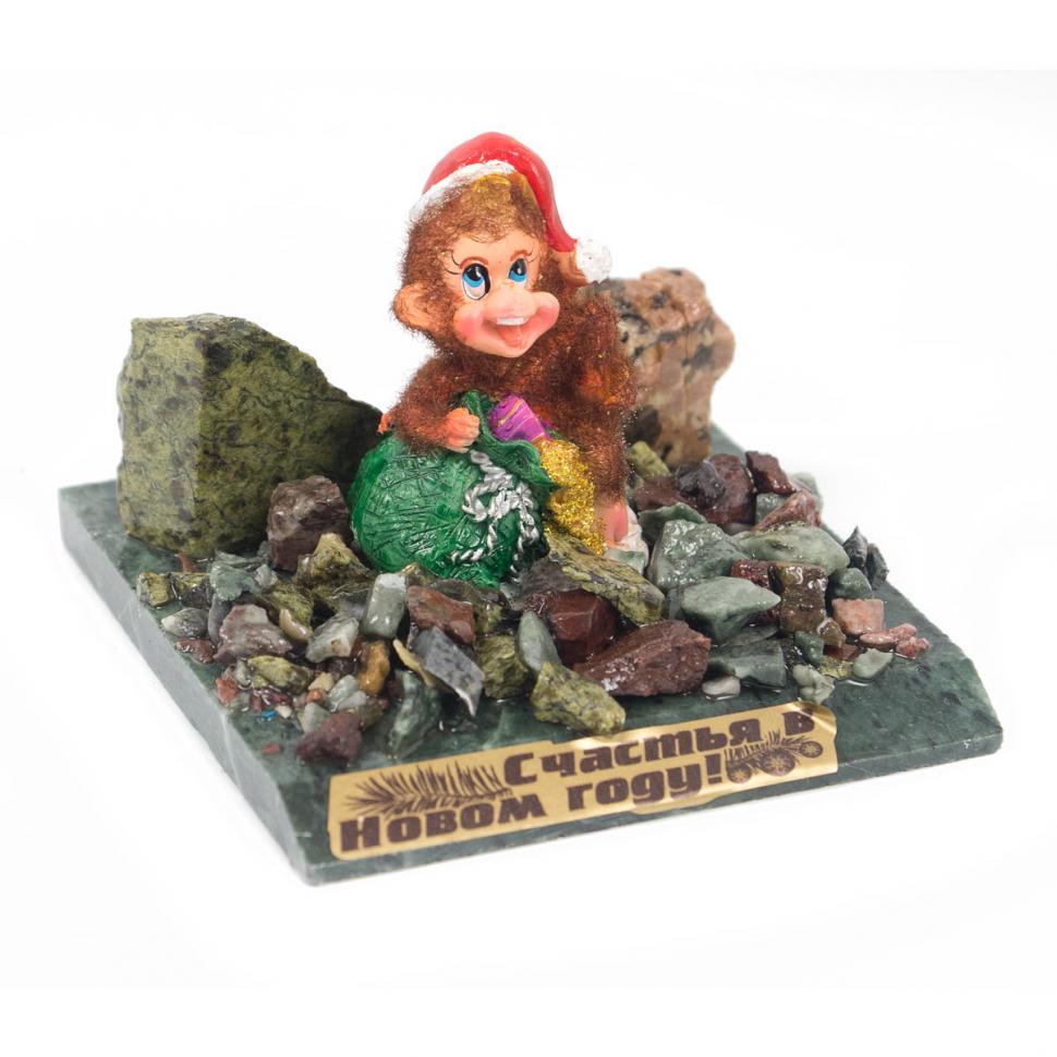 Сувенир "Обезьянка с зеленым мешком №3" змеевик фото 1 — 