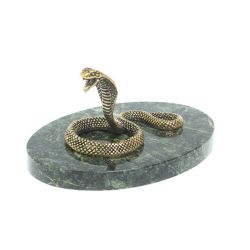 Статуэтка &quot;Королевская кобра&quot; на подставке из шабровского змеевика — 