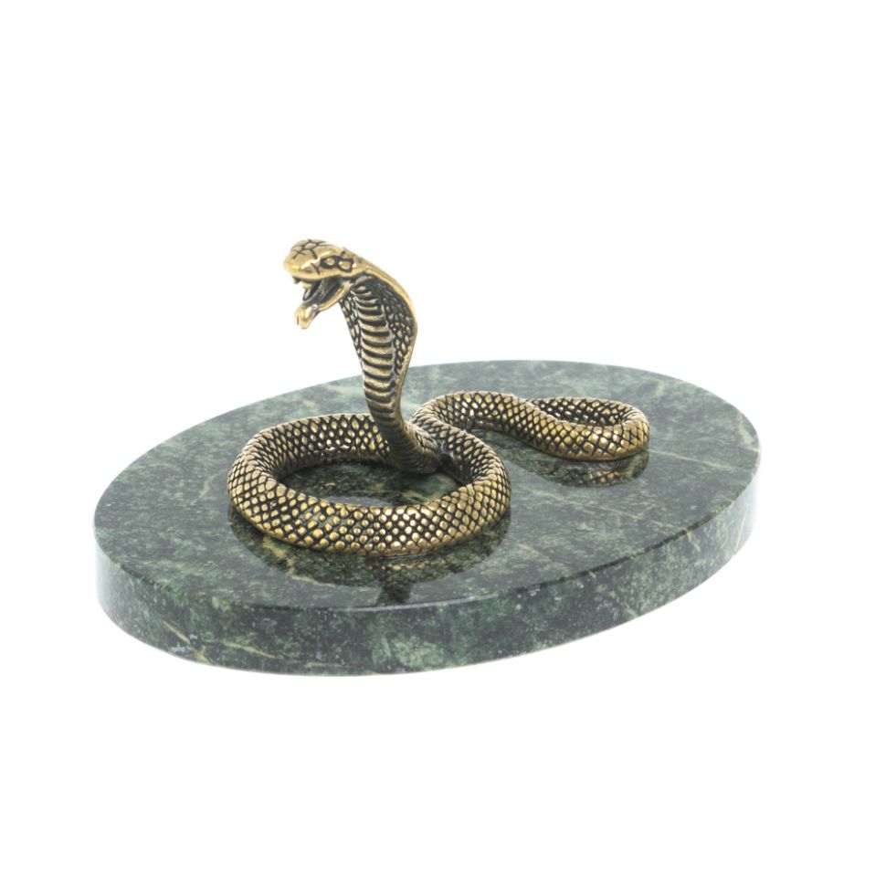 Статуэтка "Королевская кобра" на подставке из шабровского змеевика фото 1 — 