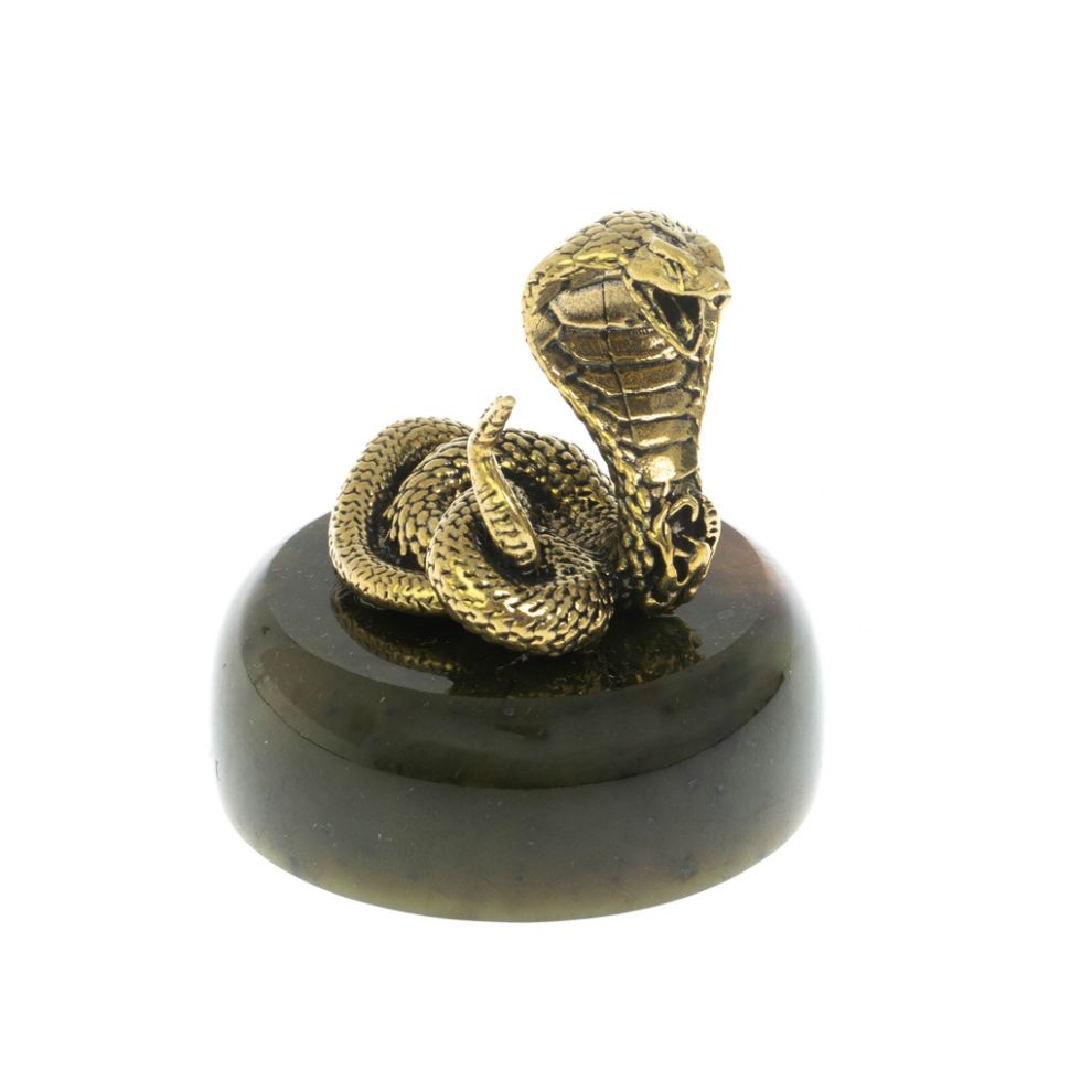 Статуэтка "Кобра" на подставке нефрит фото 1 — 