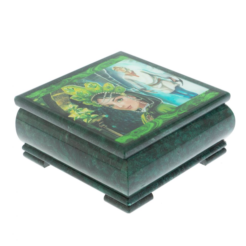 Шкатулка "Хозяйка медной горы и Данила мастер" из змеевика 18х18х8 см фото 1 — 