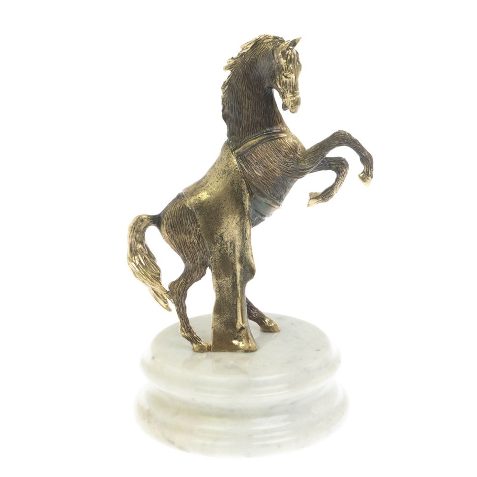 Статуэтка из бронзы "Конь с попоной" на подставке из мрамора фото 1 — 