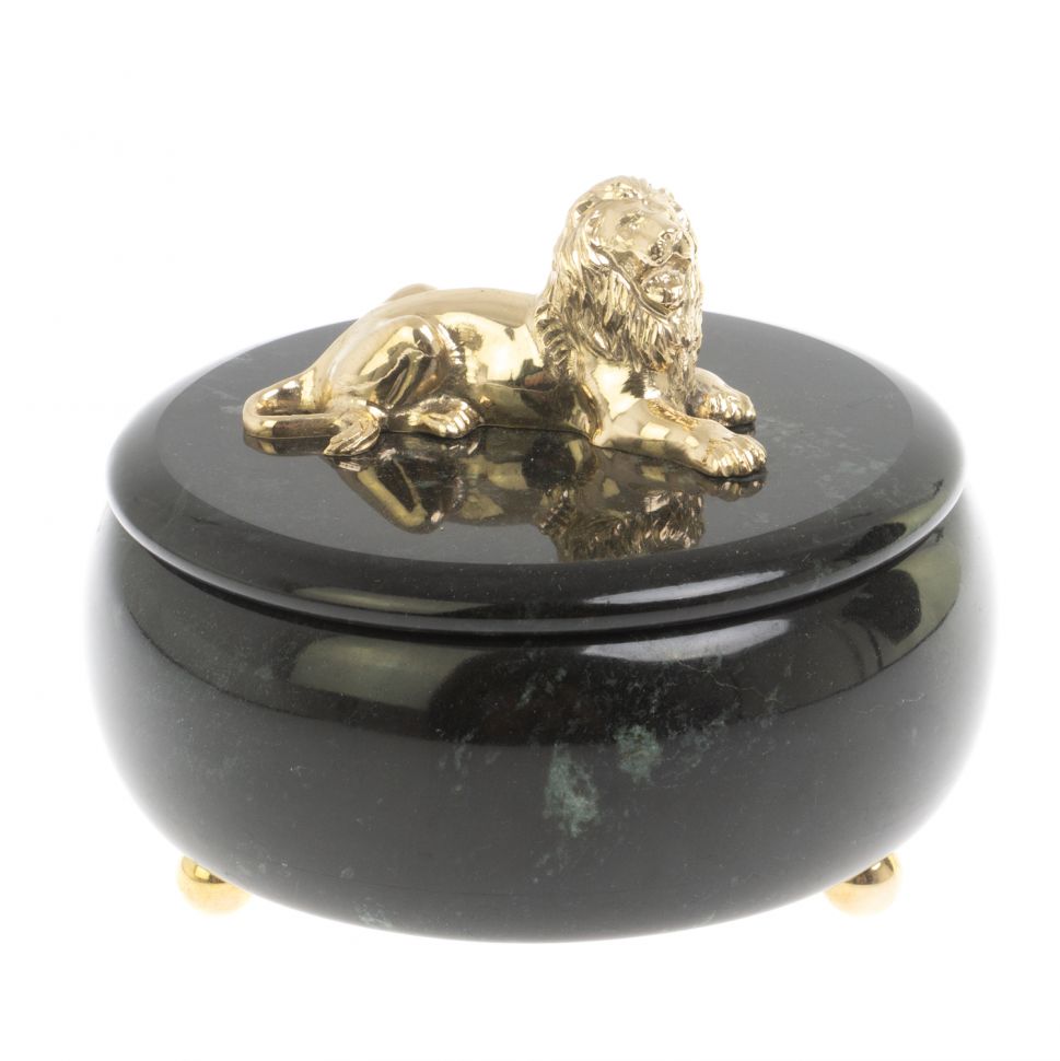 Шкатулка "Лев" из черного змеевика 15х15х12 см фото 1 — 