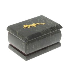 Шкатулка из шабровского змеевика с ящерицей 10х6,5х5,5 см — 