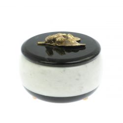 Шкатулка круглая &quot;Желуди&quot; из мрамора и змеевика 10,5х10,5х7,5 см — 