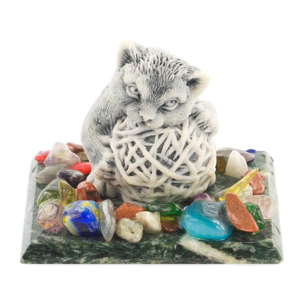 Сувенир "Котенок с клубком" из мрамолита фото 1 — 