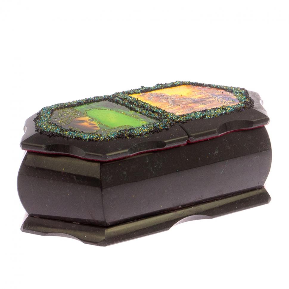 Шкатулка с двумя отсеками "Хозяйка медной горы / Домик в зимнем лесу" черный змеевик 20х10х7,5 см фото 1 — 