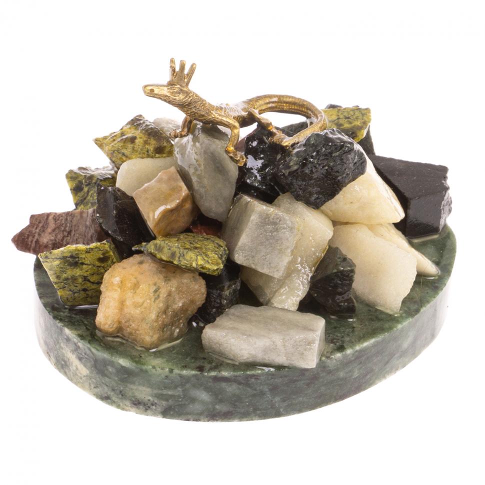 Сувенир "Ящерица на горке" из камня и бронзы фото 1 — 