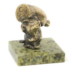 Статуэтка из бронзы и змеевика &quot;Крыса с батоном сыр&quot; — 