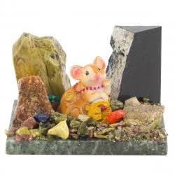 Сувенир &quot;Мышка рыжая с евро&quot; змеевик самоцветы с 800 гр. — 