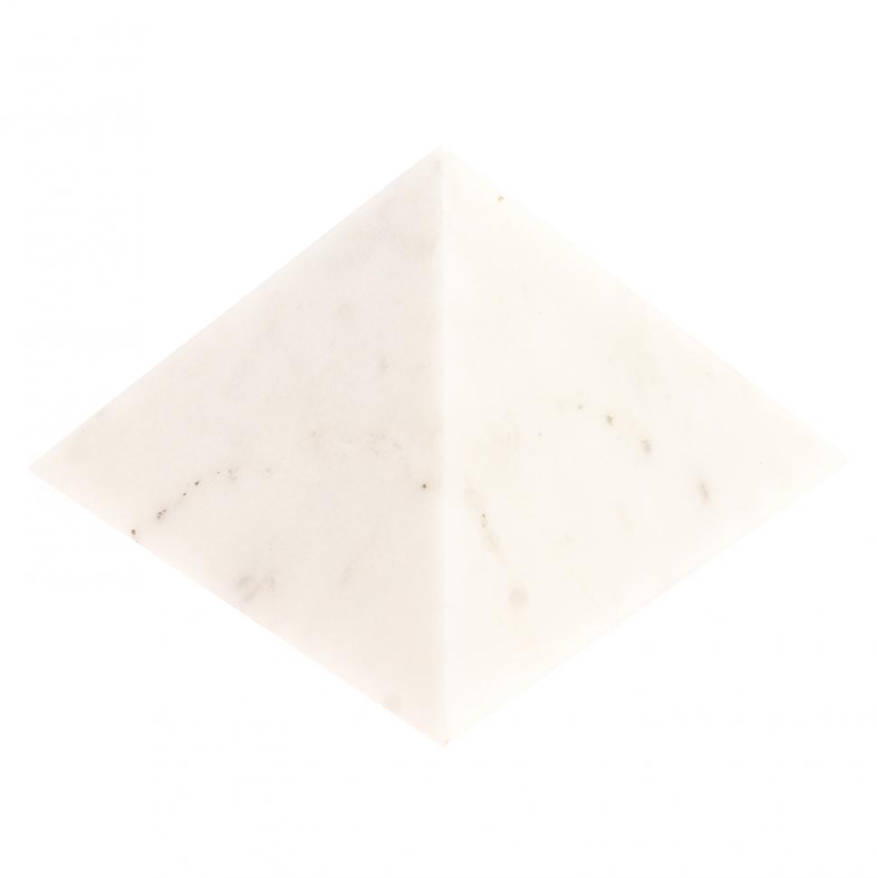Пирамида из белого мрамора 8,5х8,5х7,5 см фото 1 — 