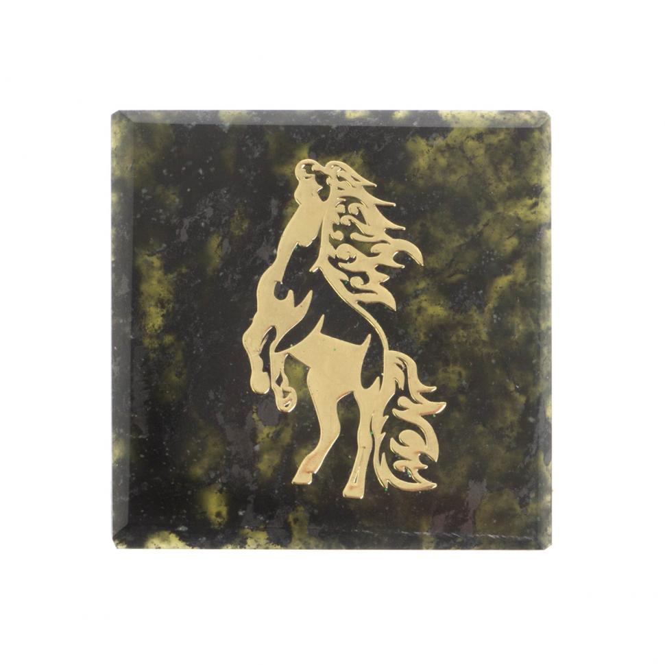 Магнит "Конь на дыбах" камень змеевик фото 1 — 