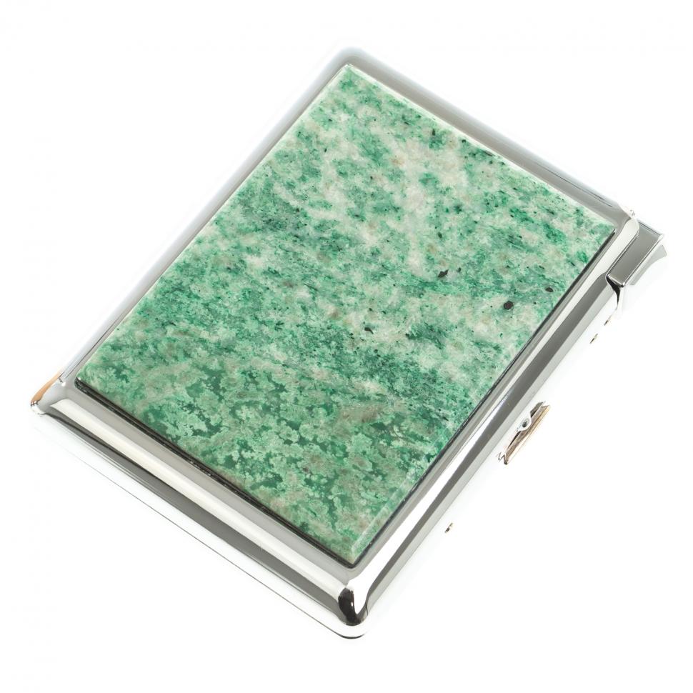 Портсигар на 20 сигарет с зажигалкой камень лиственит фото 1 — 