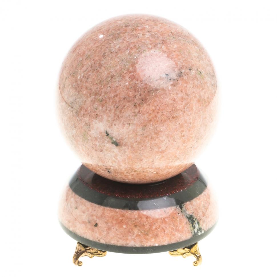 Шар Антистресс 10,5 см из розового мрамора на подставке фото 1 — 