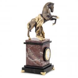 Часы &quot;Конь с попоной&quot; креноид и змеевик — 